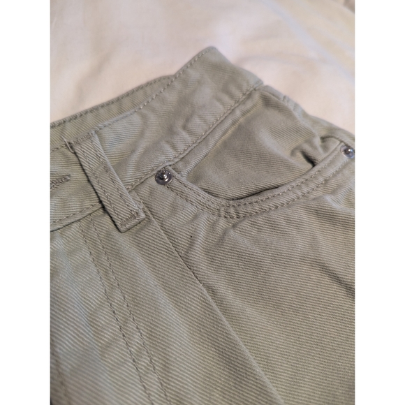 3/$20! H&M Mom Fit Twill Shorts - Picture 5 of 9